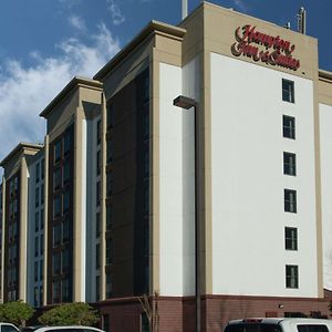 Hampton Inn & Suites Jackson Coliseum Exterior photo