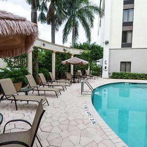 Hampton Inn Boca Raton Exterior photo