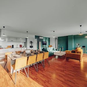 Design 3Bd Apartment Cooking Area In Architect Villa Praga Exterior photo