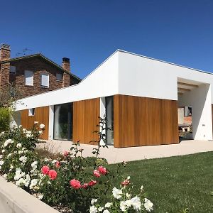 Willa Passivhaus Con Jardin En La Rioja Entrena Exterior photo