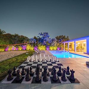 Willa Luxury Casa Bianca Pool Volleyball Firepit Chess North Miami Exterior photo