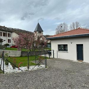 Charmante Maison Individuelle Brié-et-Angonnes Exterior photo