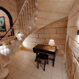 Willa Peaceful Traditional Maltese Townhouse Luqa Exterior photo