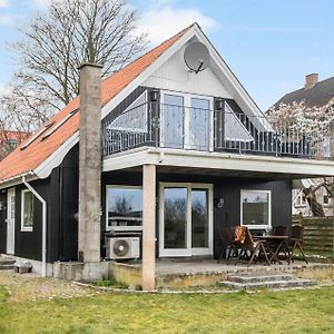 Amazing Home In Faxe Ladeplads With 3 Bedrooms Fakse Ladeplads Exterior photo