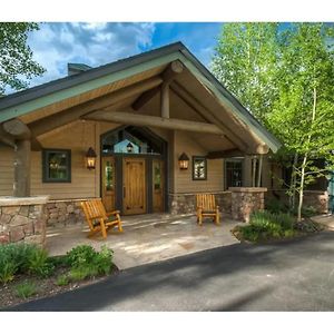 Willa Spacious Mountain Chalet - Hot Tub & Secluded! Breckenridge Exterior photo