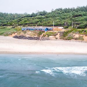 Moolack Shores Inn Newport Exterior photo