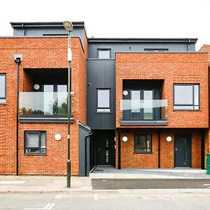 Apartament Hybrid Resi - Mitcham Close To Tooting And Wimbledon Exterior photo