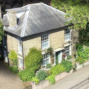 Georgian House In Billericay - Quirky & Homely Exterior photo