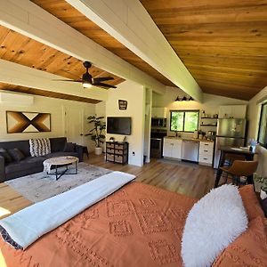 Willa A Restful Studio Near A Creek And Forest - Pet Friendly Roseburg Exterior photo