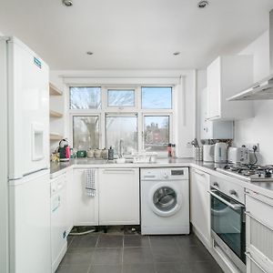 Apartament Stylish Flat In London For Tourists, Contractors, Relocators - Sleeps 5 Woodford Exterior photo