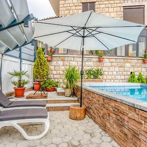 Apartament La Kava 1-Br Apt With Terrace In Ain Aar Al Atshanah Exterior photo