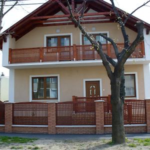 Hotel Rozsakert Apartmanhaz Hajdúszoboszló Exterior photo