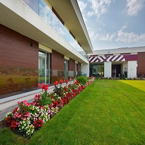 Outlet Hotel Polgár Exterior photo