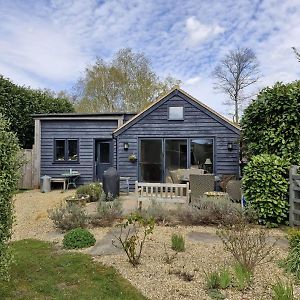 Willa The Shed - Pulborough Exterior photo