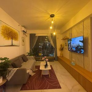 Apartament Skyhouse Bsd 3Br - Beside Aeon, Near Ice Samporo Exterior photo