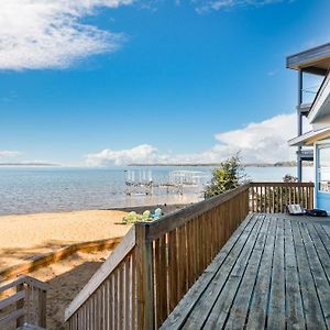 Willa East Bay Escape Private Beach Ac Sunrise Paradise Traverse City Exterior photo