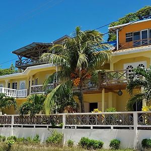 The Islander'S Inn Cliftons Exterior photo