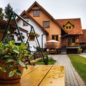 Hotel Penzion Jas Zuberzec Exterior photo