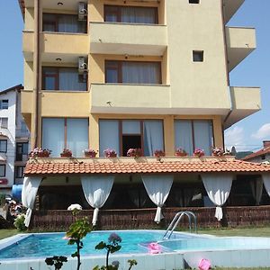 Sharkov Family Hotel Ognianowo Exterior photo