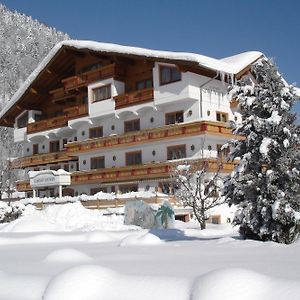 Hotel Neuwirt Kirchdorf in Tirol Exterior photo