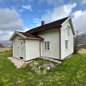 Willa Storhella - Feriehus Med Fantastisk Beliggenhet Sennesvik Exterior photo