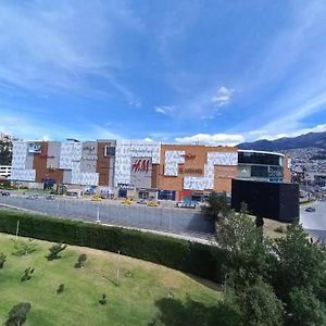 Departamento Con Jacuzzi 5 Piso Condado 2 Habitaciones Quito Exterior photo