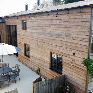 Willa The Old Tractor Shed Cheltenham Exterior photo