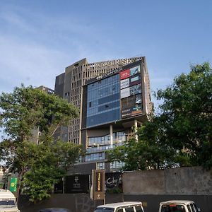 Hotel Sunflare Ahmadabad Exterior photo