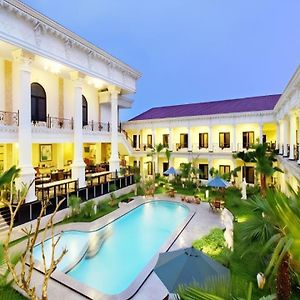 The Grand Palace Hotel Jogyakarta Exterior photo