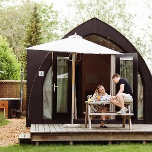 Willa Pod Huisje Met Hottub Dokkum Exterior photo