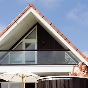 Willa Vakantiehuis Aan Het Water Met Hottub Dokkum Room photo