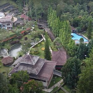 Villa Palalangon Bandung Exterior photo