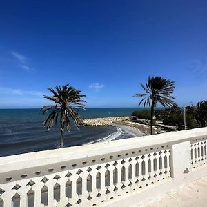 Appartement Vue Sur Mer A Al-Mahdija Exterior photo