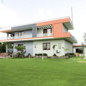 Willa Aarul Farms Gurgaon Exterior photo