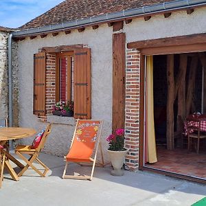 Willa Chaleureux Gite Avec Terrasse A Proximite De La Loire Et Des Sites Touristiques - Fr-1-590-433 Bonnee Exterior photo