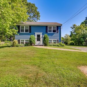 Willa Bright Narragansett Beach Escape With Deck And Yard! Exterior photo