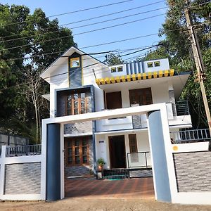 Vaishard Homestay Thiruvananthapuram Exterior photo