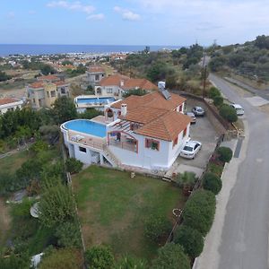 Escape Villa Kirenia Exterior photo