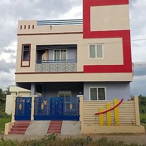 1 Bhk Apartment Near New Cmc Hospital Thiruvalam Exterior photo