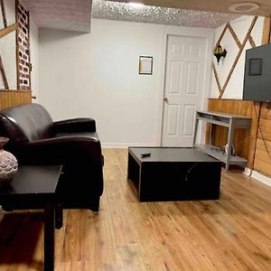 Apartament One Bed Centrally Located Montreal Minutes From Highways And Airport Laval Exterior photo