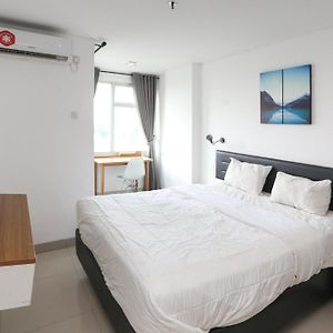 Redliving Apartemen Enviro Cikarang - Stars Rooms Cibeber Exterior photo