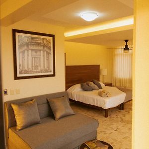 Suite Elegante En La Ciudad - Marques Suites Tepatitlán de Morelos Exterior photo