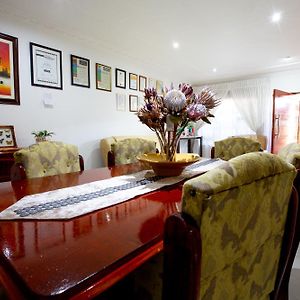 Bed and Breakfast Emthonjeni Bed & Breakfast Soweto Exterior photo