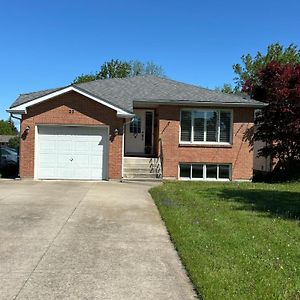 Henley Gardens - Spacious, Bright Basement Apartment Close To Lake Beach In Niagara Sainte-Catherine Exterior photo