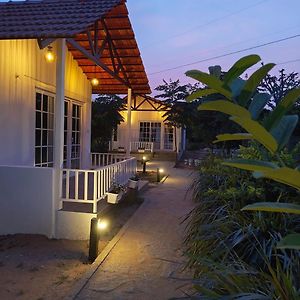 Hotel Malgudi Farms Bengaluru Exterior photo