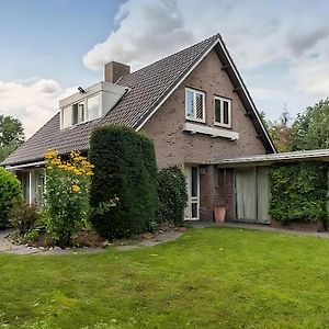 Ground Floor And Twin Bedroom In Luxurious Villa With Beautiful Garden Very Near Tue And Centre Eindhoven Exterior photo