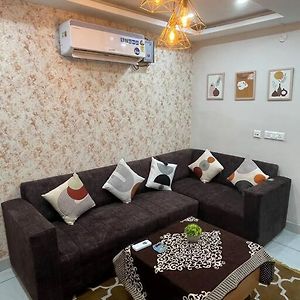 Cozy 1 Bhk By Regal Homes Zirakpur Exterior photo