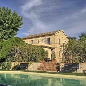 Grosse, Historische Villa Mit Grossem Garten Ostra Exterior photo