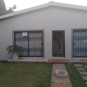 Cooper-Ville Lite Potchefstroom Exterior photo