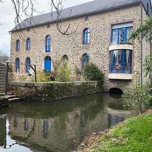 Apartament Le Moulin De Meral Montsûrs Exterior photo